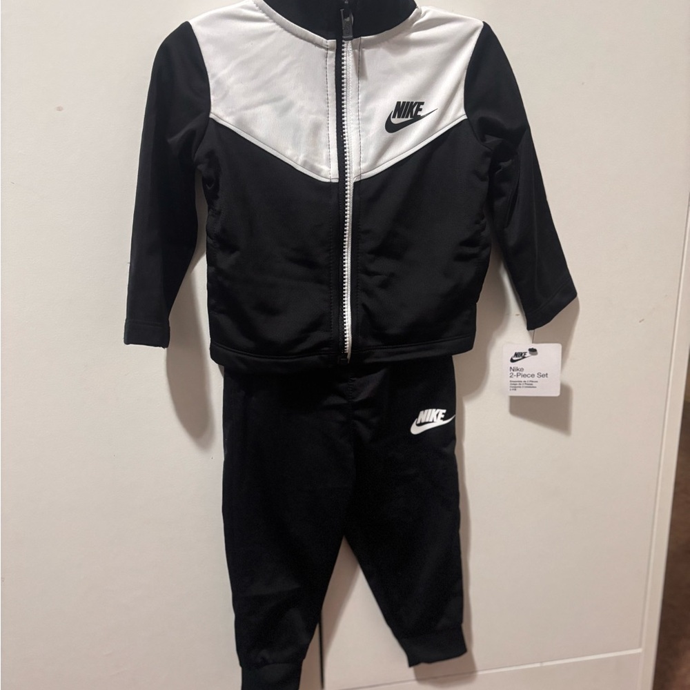 Nike Monochrome Athletic Set